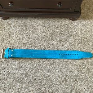 Women’s leather weight lifting belt